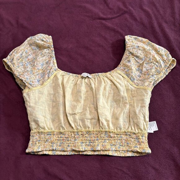 Bubble Sleeve Crop Blouse - Picture 2 of 7